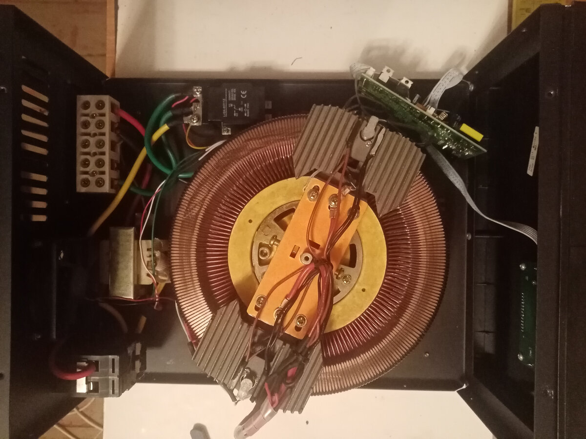 Стабилизатор со снятым кожухом. Фото автора.