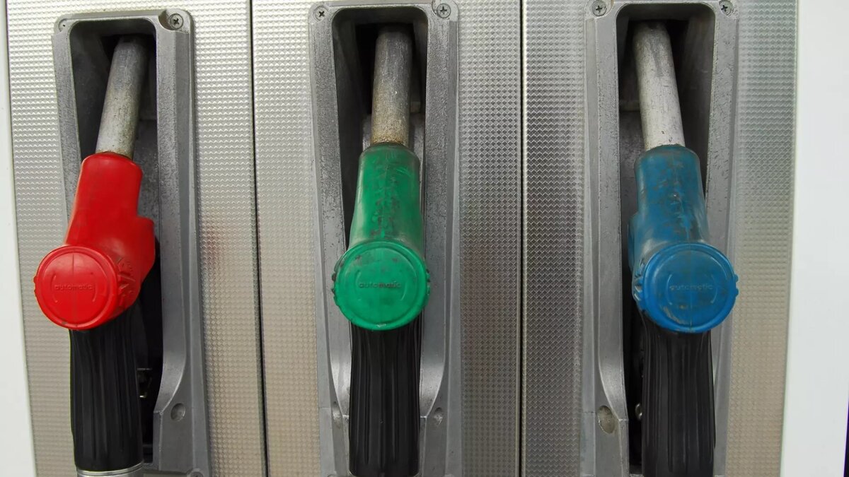     Стоимость нефтепродуктов на столичных АЗС не меняется два месяца подряд.