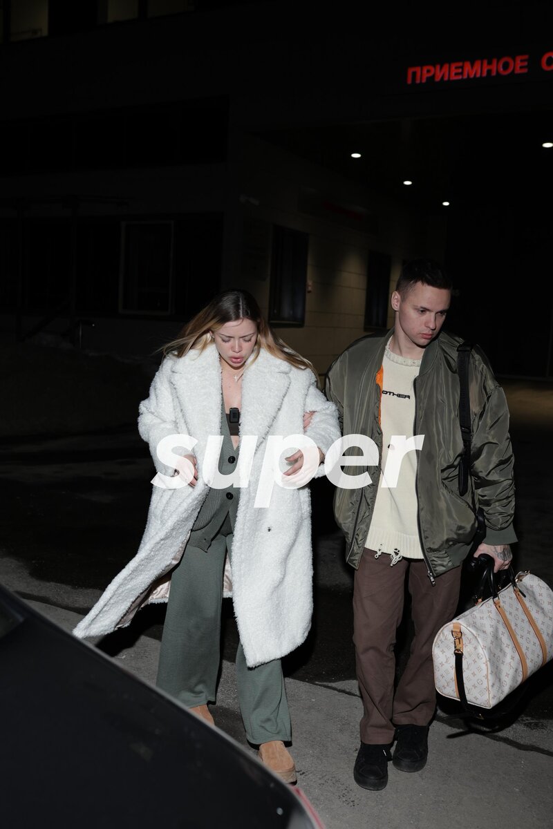    Аня Ищук с сыном. Фото: Super