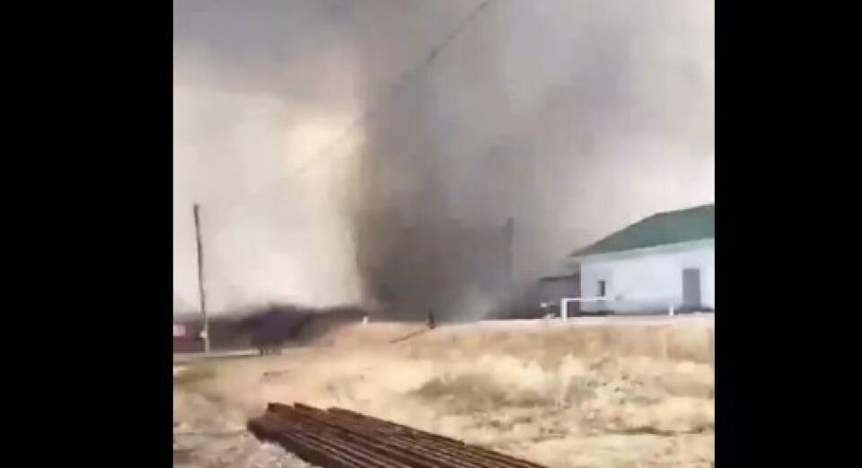    Огненный торнадо. Источник: Кадр из видео "ВКонтакте"