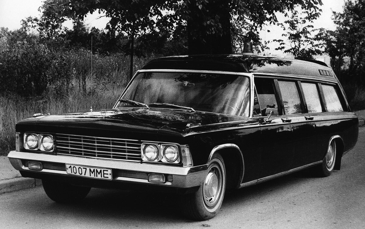 Второй вариант санитарного универсала ЗИЛ-114ЕА