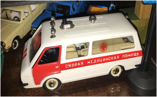 Модель санитарного РАФика. Фото автора.