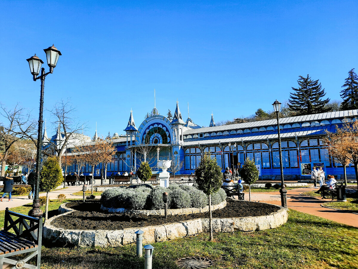 Мемы про лето. Не хочу зиму. Скоро лето надпись на снегу. Зимние статусы красивые. Демотиваторы про зиму.