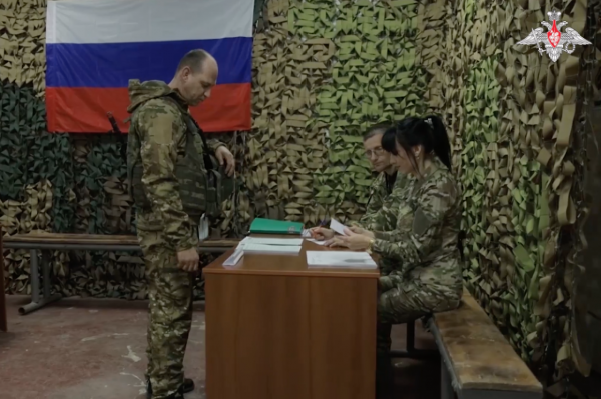    В ДНР участники СВО досрочно отдали голоса на выборах президента России