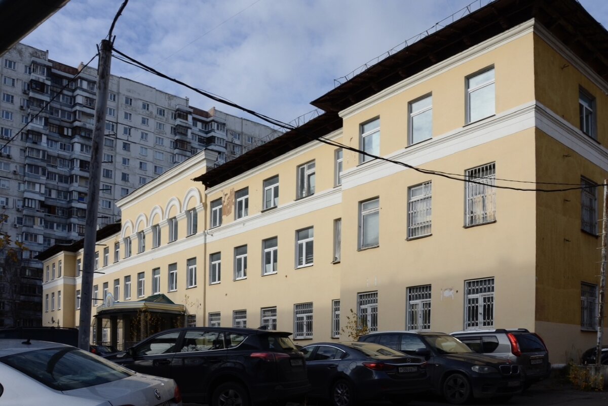 Верхняя Первомайская улица, 32. Вид с юго-востока. 