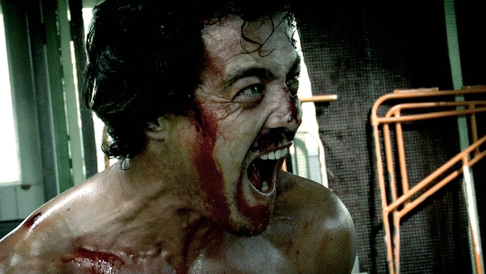 Кадр из фильма The Horseman. Режиссер: Стивен Кастриссиос. Оператор: Марк Броадбент. Производство: Kastle Films