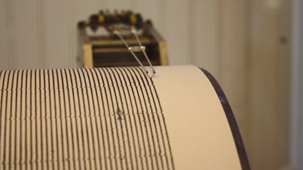    CC BY 2.0 / Ray Bouknight / Seismograph, San Juan Bautista Mission