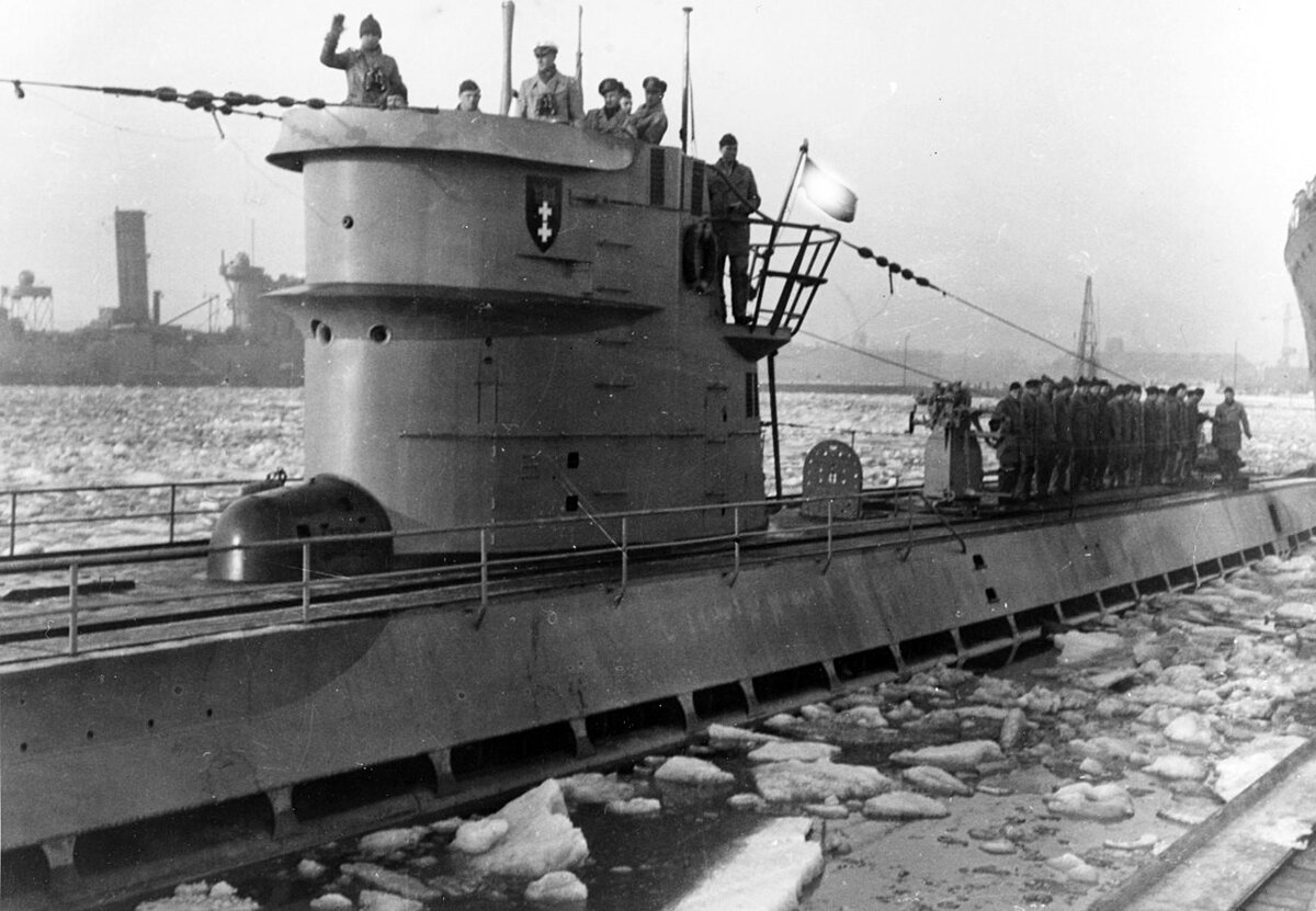 ÐÑÐ¸Ð²ÐµÑÑÑÐ²ÑÑ Ð²Ð°Ñ, ÑÐ²Ð°Ð¶Ð°ÐµÐ¼ÑÐµ Ð¿Ð¾Ð´Ð¿Ð¸ÑÑÐ¸ÐºÐ¸. ÐÐ½Ðµ Ð¿Ð¾Ð¿Ð°Ð»ÑÑ Ð½Ð° Ð³Ð»Ð°Ð·Ð° Ð¸Ð½ÑÐµÑÐµÑÐ½ÑÐ¹ ÑÐ½Ð¸Ð¼Ð¾Ðº Ð½ÐµÐ¼ÐµÑÐºÐ¾Ð¹ Ð¿Ð¾Ð´Ð²Ð¾Ð´Ð½Ð¾Ð¹ Ð»Ð¾Ð´ÐºÐ¸, ÑÑÑ Ð¸Ð´ÐµÐ½ÑÐ¸ÑÐ¸ÐºÐ°ÑÐ¸Ñ Ð¸Ð¼ÐµÐµÑ ÑÐ¿Ð¾ÑÐ½ÑÐµ Ð¼Ð¾Ð¼ÐµÐ½ÑÑ.-13