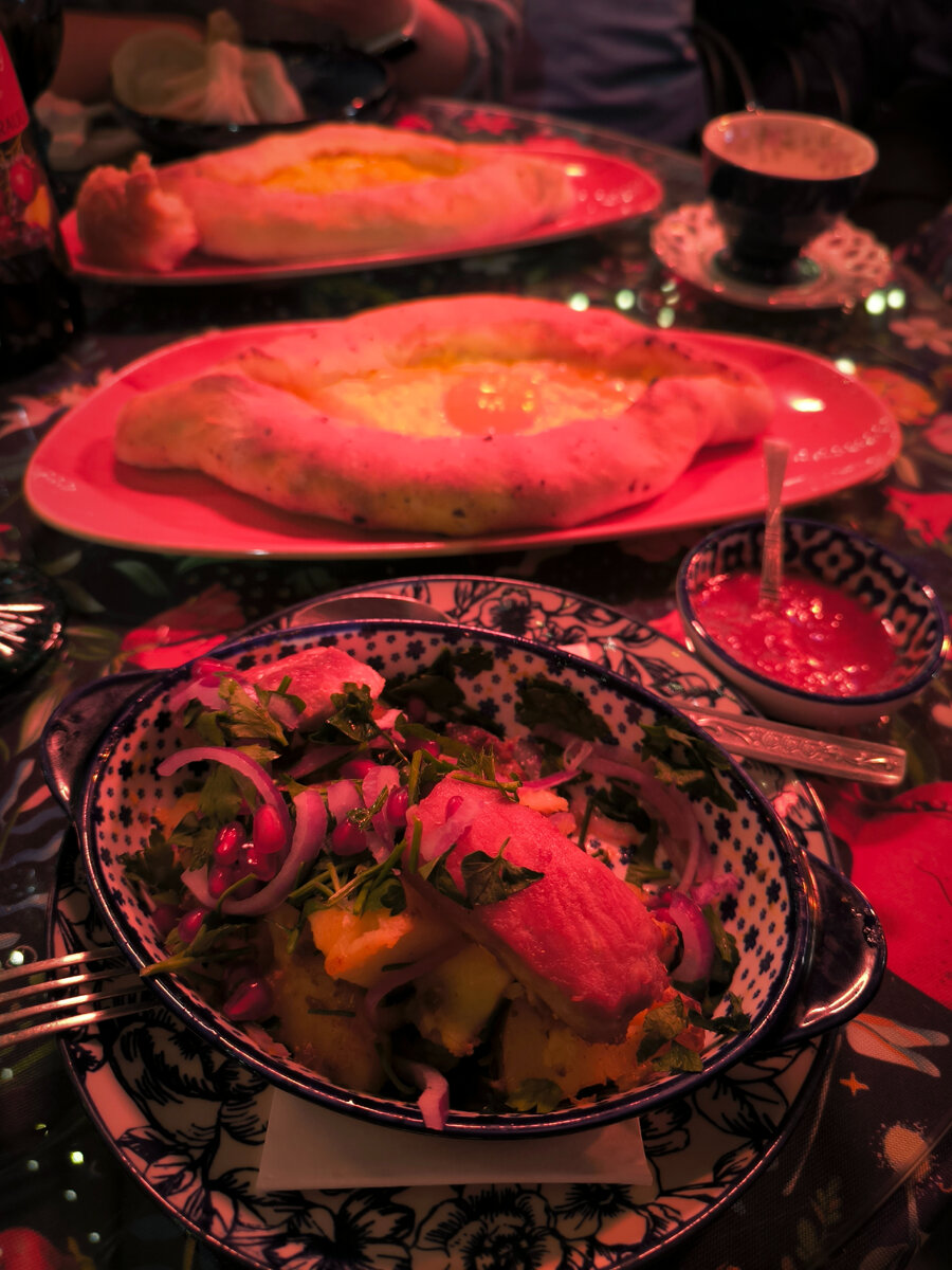 Хачапури и хинкали наелись на год вперёд