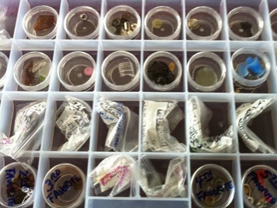 Коробка для бисера, где хранятся драгоценные презенты