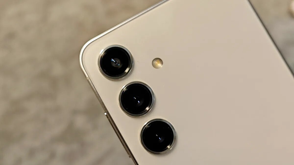 Samsung s24 vs iphone 14