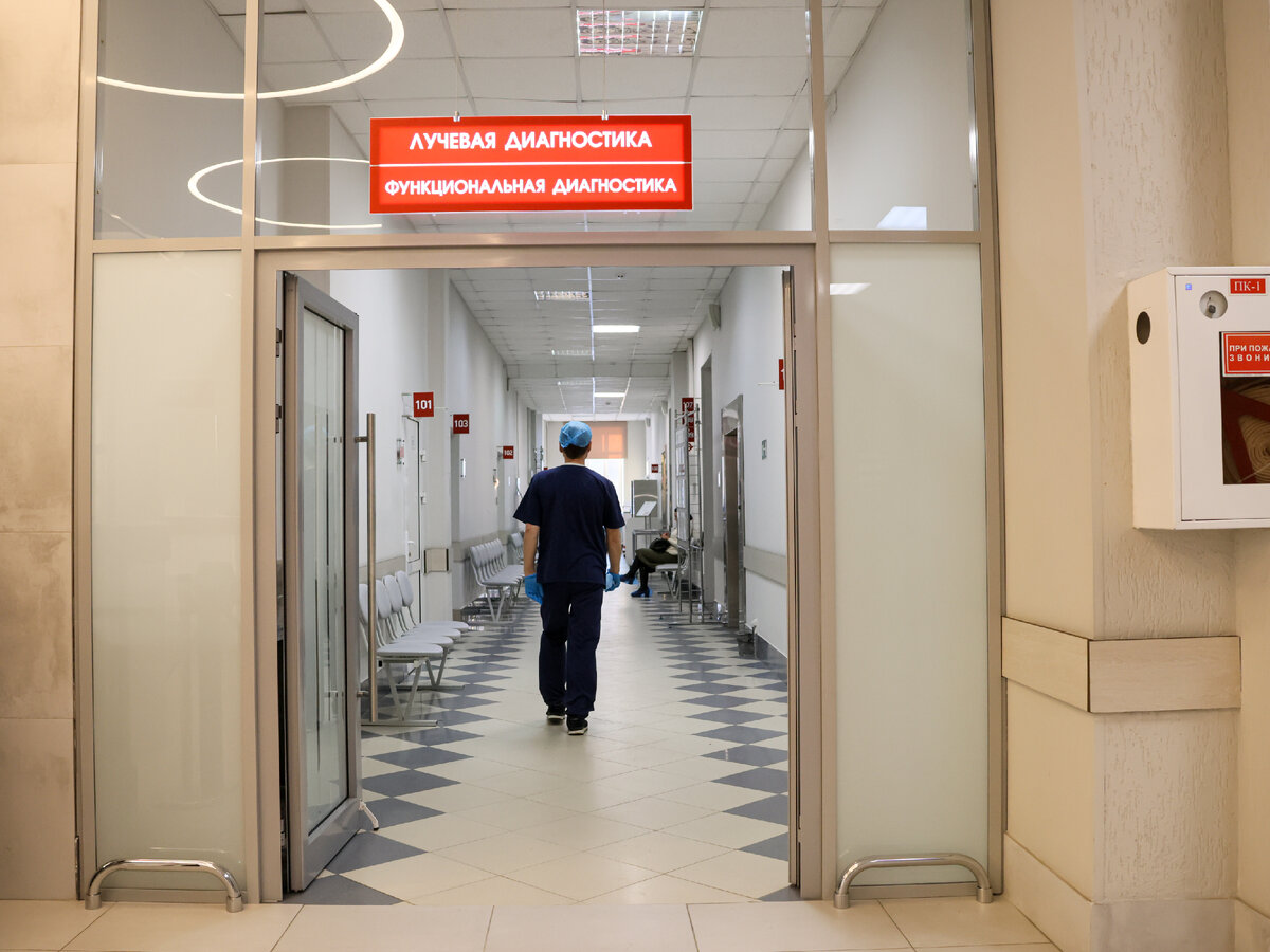 Как правило, при таких жалобах пациенты выполняют следующие обследования: электронейромиография (ЭНМГ), УЗИ сосудов и суставов, КТ или МРТ при необходимости, лабораторные исследования крови и мочи