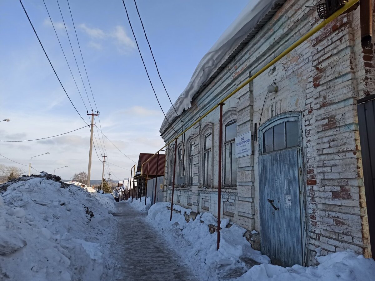 Жителей частного сектора просят убрать с обочин дорог автомобили и  стройматериалы | Красноуфимск Онлайн | Дзен