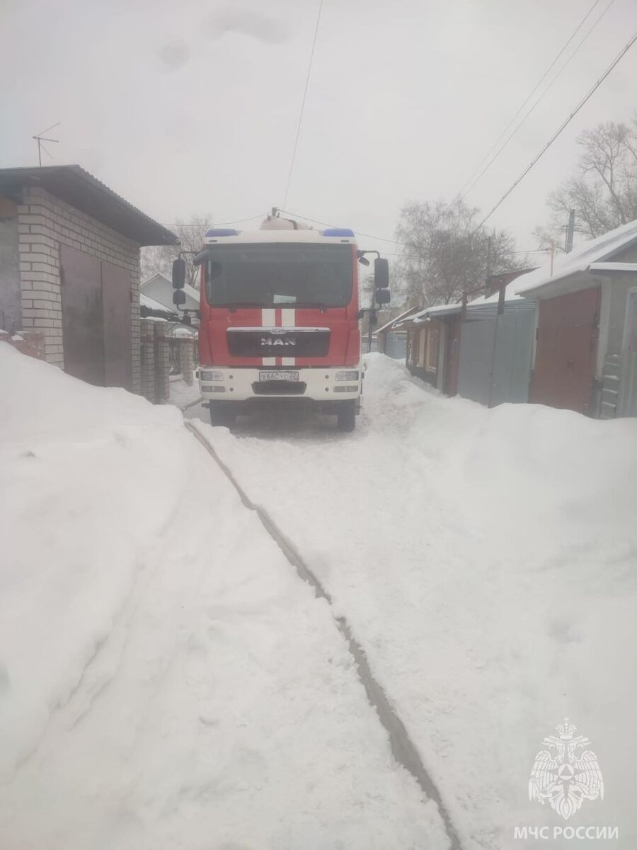    Пожар в Барнауле. Источник: пресс-служба МЧС по Алтайскому краю