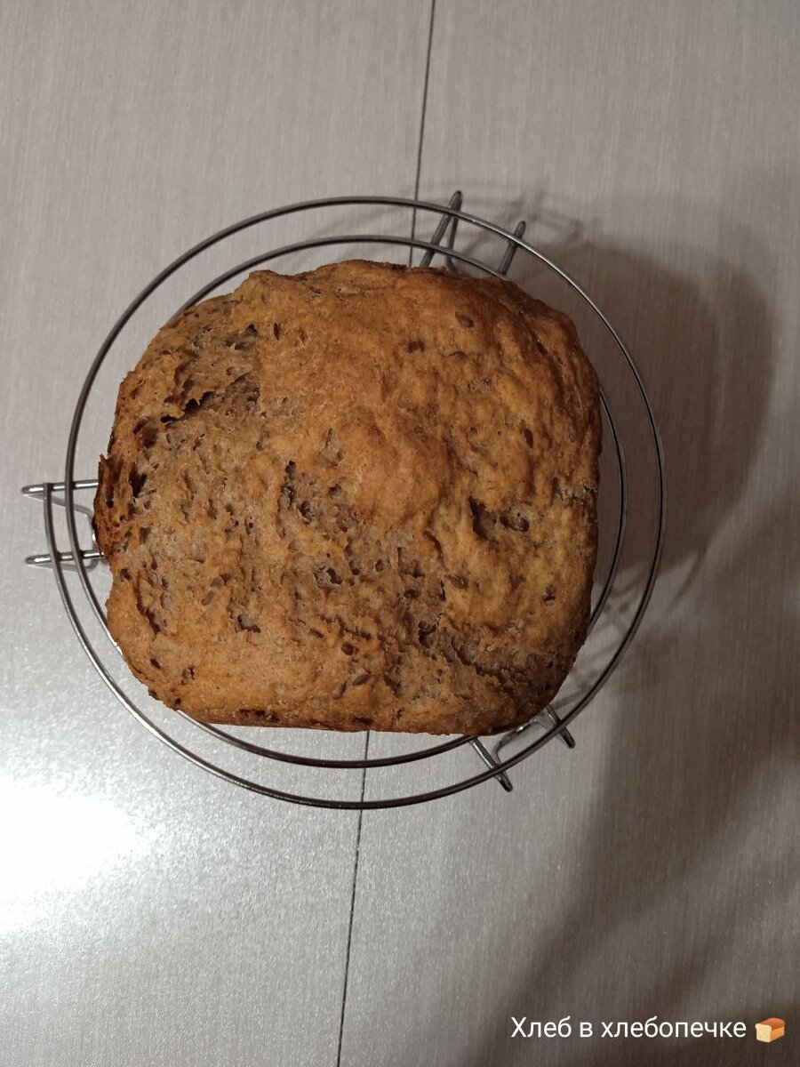 Пшеничный цельнозерновой хлеб с овсяной мукой и семенами льна