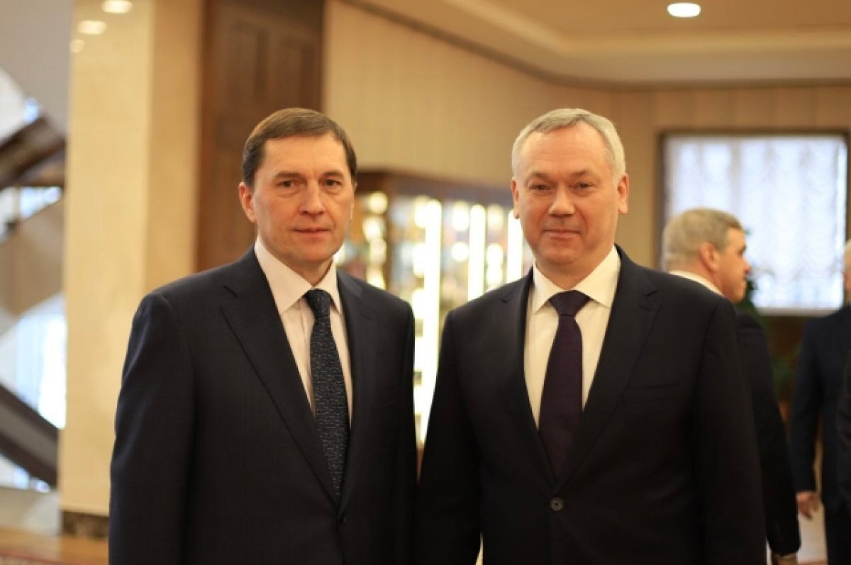    Губернатор Андрей Травников и депутат Госдумы РФ Виктор Игнатов на сессии Заксобрания НСО.