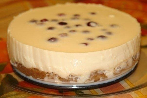 творожно клубничный торт.