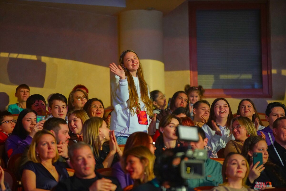    Почти половина молодых людей в России часто смотрит сериалы