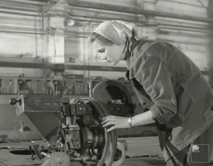 Кадр из фильма «Свет в окне» (1960). Скриншот.