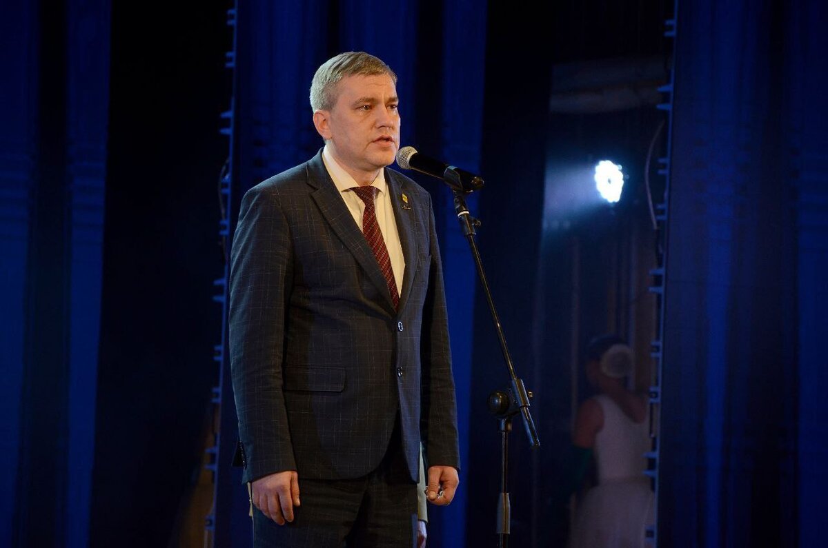  📷    В Оренбурге вручили награды победителям конкурсов «Женщина года» и «Семья года» Кристина Просвиркина