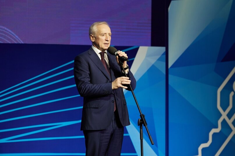 Открыл Форум губернатор Томской области Владимир Мазур