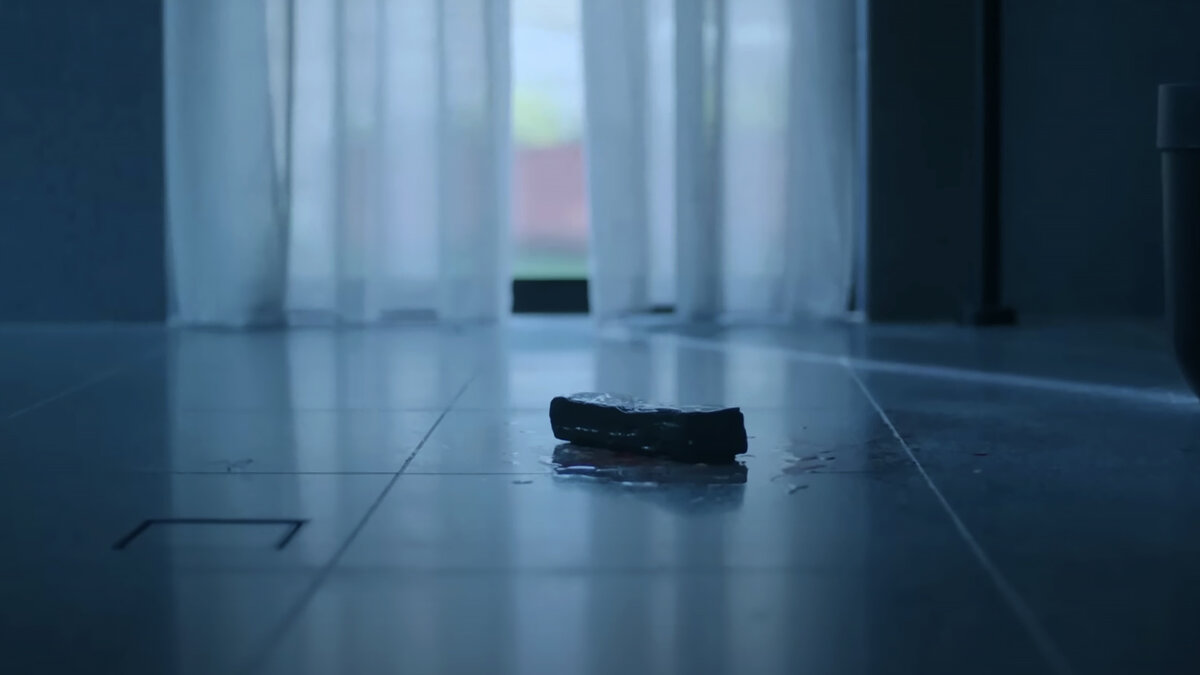 Кадр из фильма "Монолит"