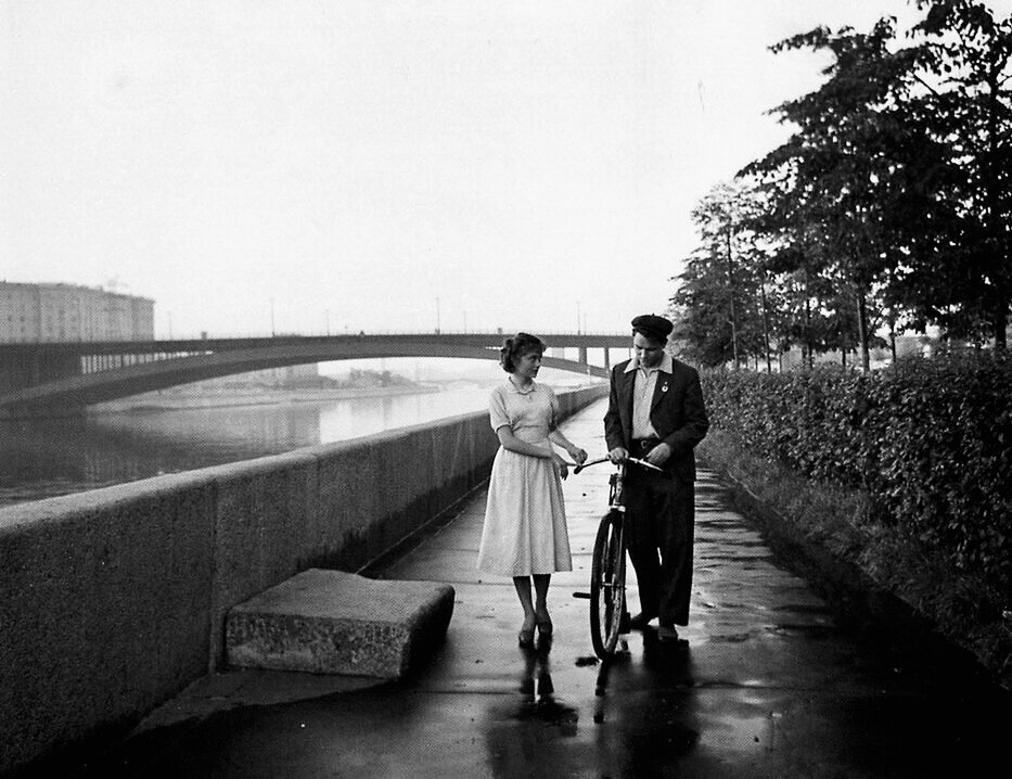 Кадр из фильма «Дом, в котором я живу». Киностудия им. Горького, 1957 год. Режиссеры Лев Кулиджанов и Яков Сегель