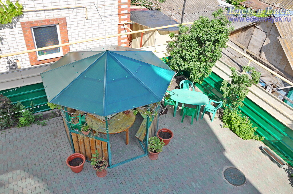 Новинка ейская коса гостиница. Южный берег ейск. Ейск отели у моря. Дом у моря ейск. Отель ейская усадьба должанская.