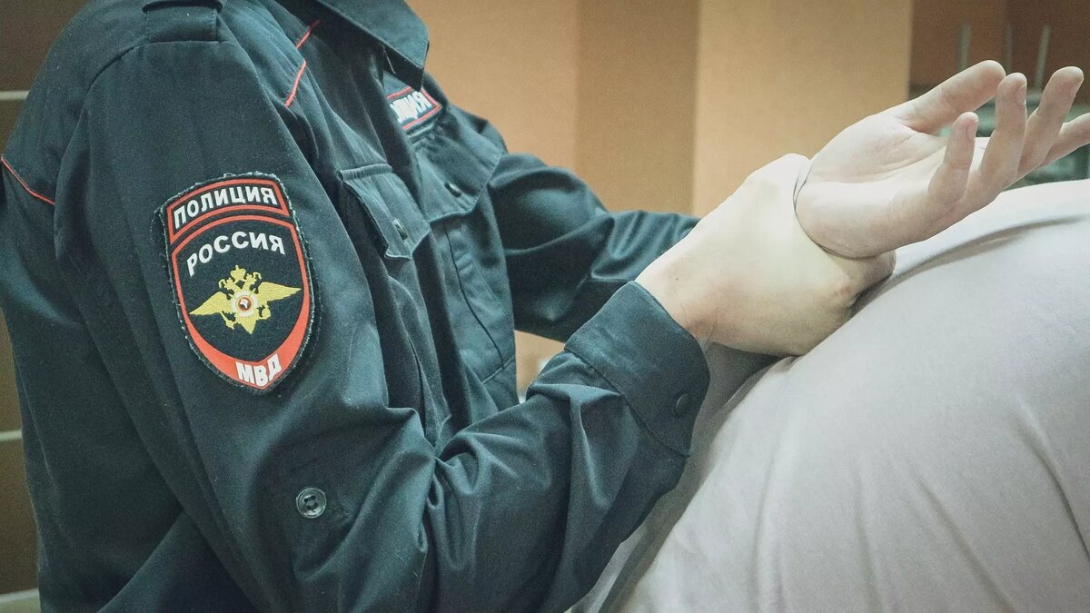     Мужчина пытался сбежать.