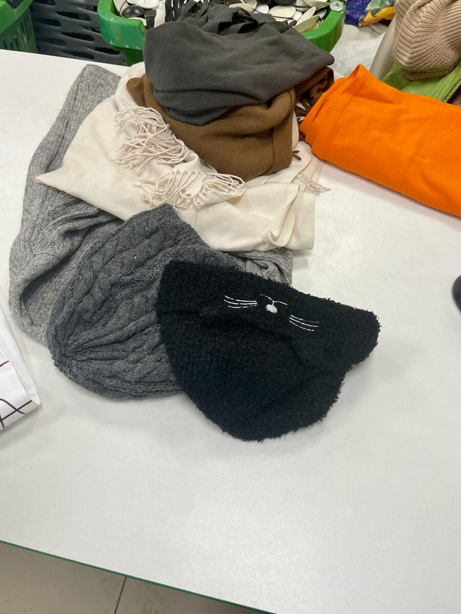 Шапочный лот)) Итоги продажи - листайте дальше.