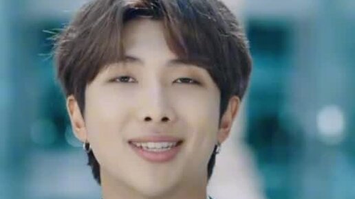 Уходящая девушка. Летний дождь стихи. У каждого своя осень. Цитаты про непрошенных гостей. Стих под дождем.