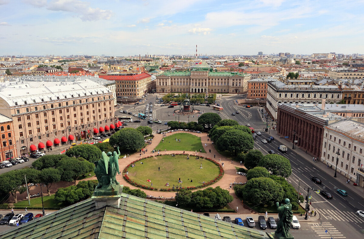 Ансамбль Исаакиевской площади. Вид с Исаакиевского собора. источник Википедия / автор  T3ru.