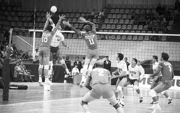 Фото мужской национальной сборной СССР по волейболу.