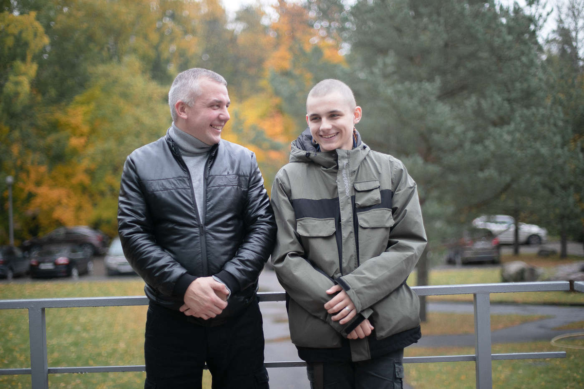  Ваня с папой в МИБСе. 2022 год. Фото: Ольга Стриженкова для свет.дети 