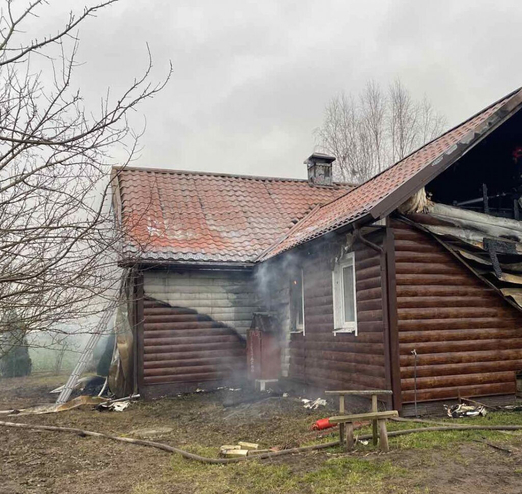 В понедельник под Гродно сгорели два дома | Новости Гродно s13.ru | Дзен