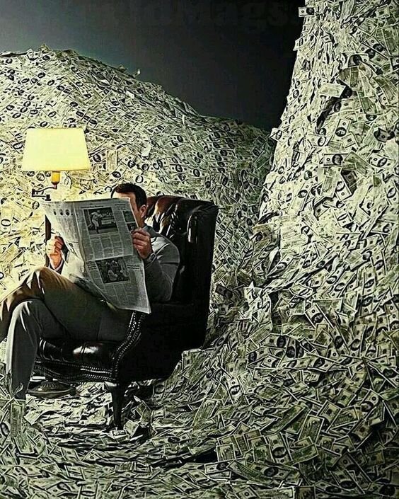 много денег