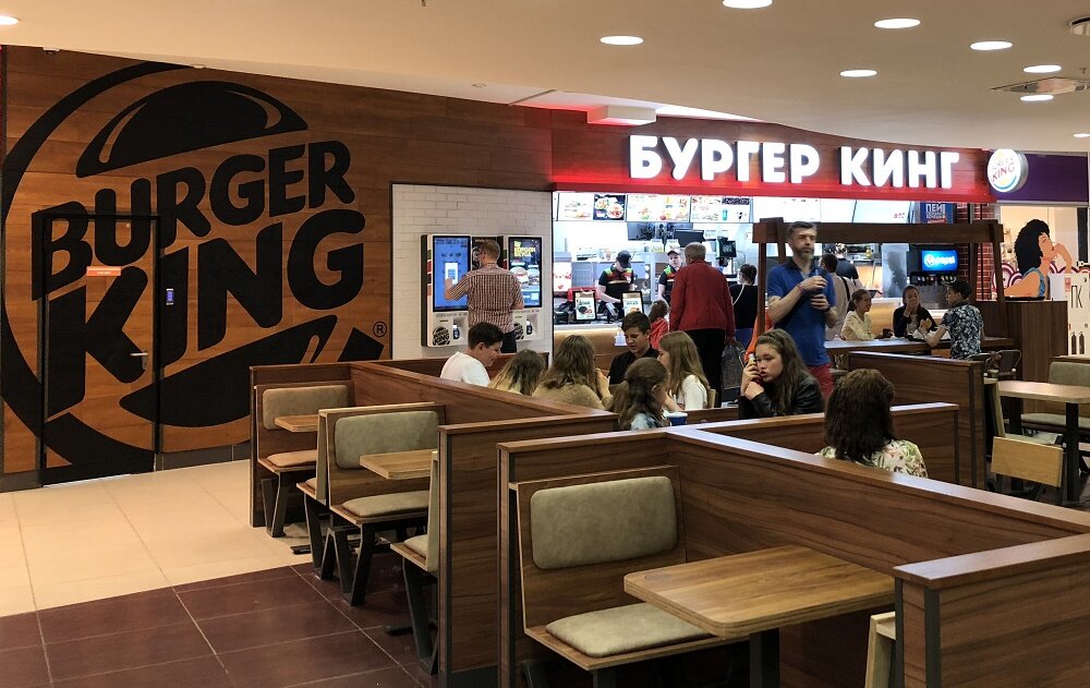 Информационные источники и СМИ сообщают, что причиной послужило то, что «высококультурный» уроженец солнечного Азербайджана хотел пролезть без очереди, а когда азербайджанцу указали на место, вступил-2