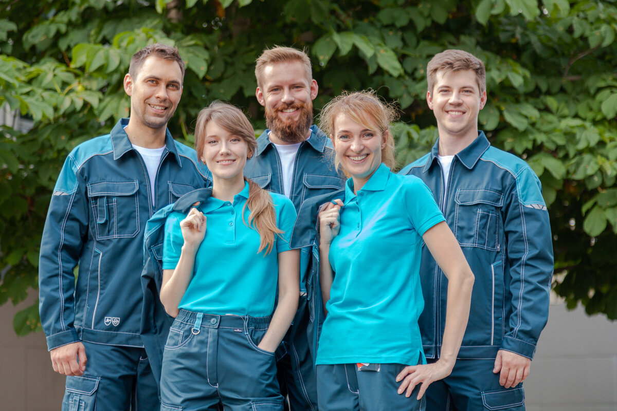 Довольные сотрудники в удобной и качественной спецодежде –залог успеха вашего предприятия.