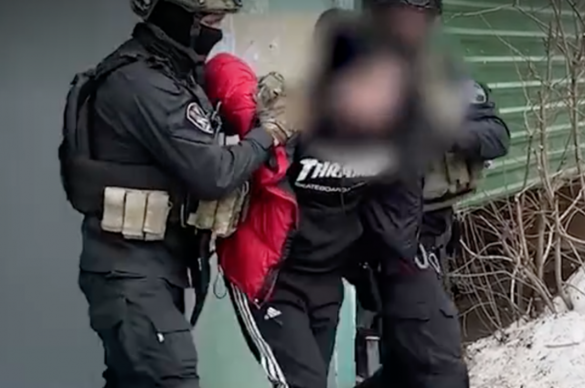    Суд заключил обвиняемого под стражу до 30 апреля 2024 года.