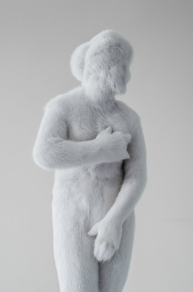 «Венера в мехах». Скульптура, мех, шитье, дерево, металл, смешанная техника, 25х25х75. 2017
