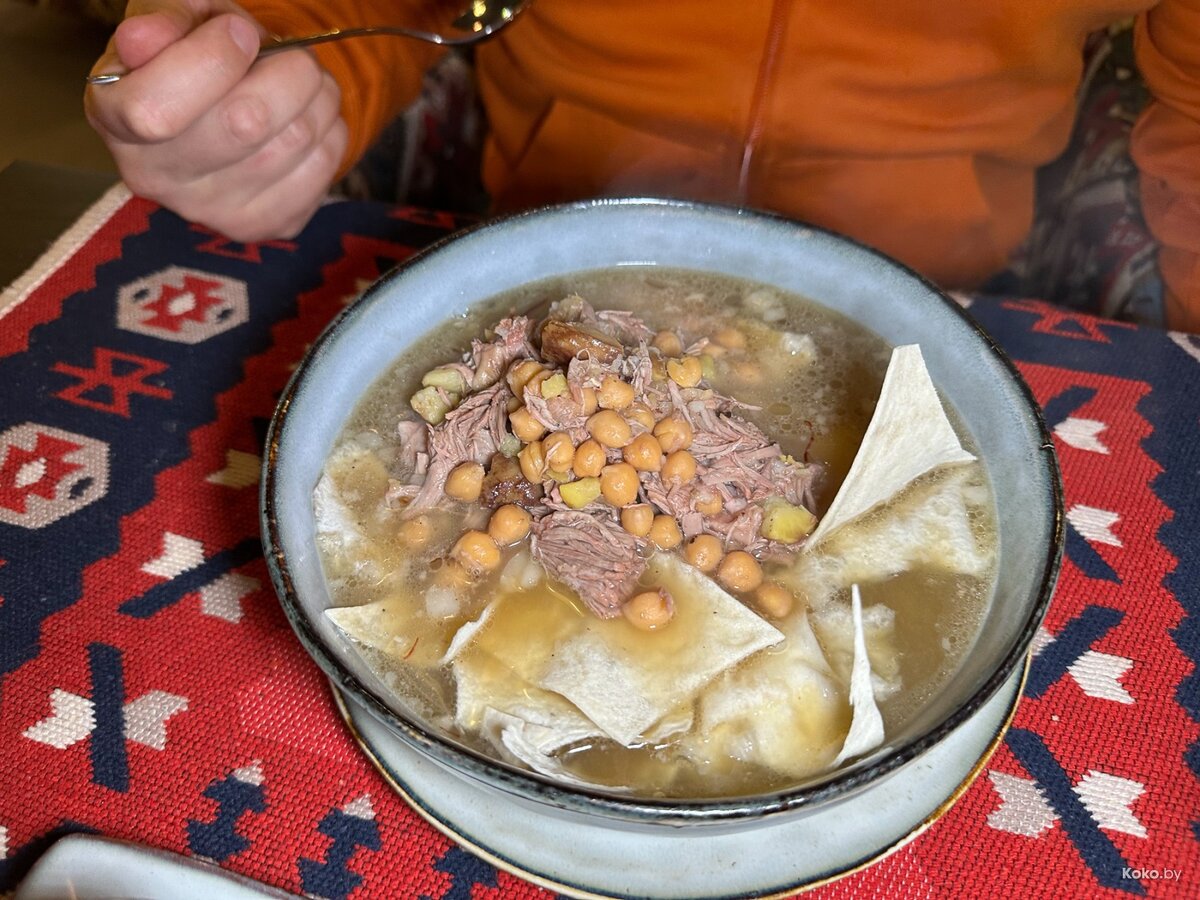 Домляма узбекская. Горячее блюдо из курицы. Блюда. Жареные лисички. Горячие блюда итальянской кухни.