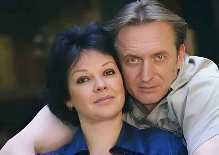  Елена Валюшкина и Александр Яцко. / Фото: www.paparazzi.ru