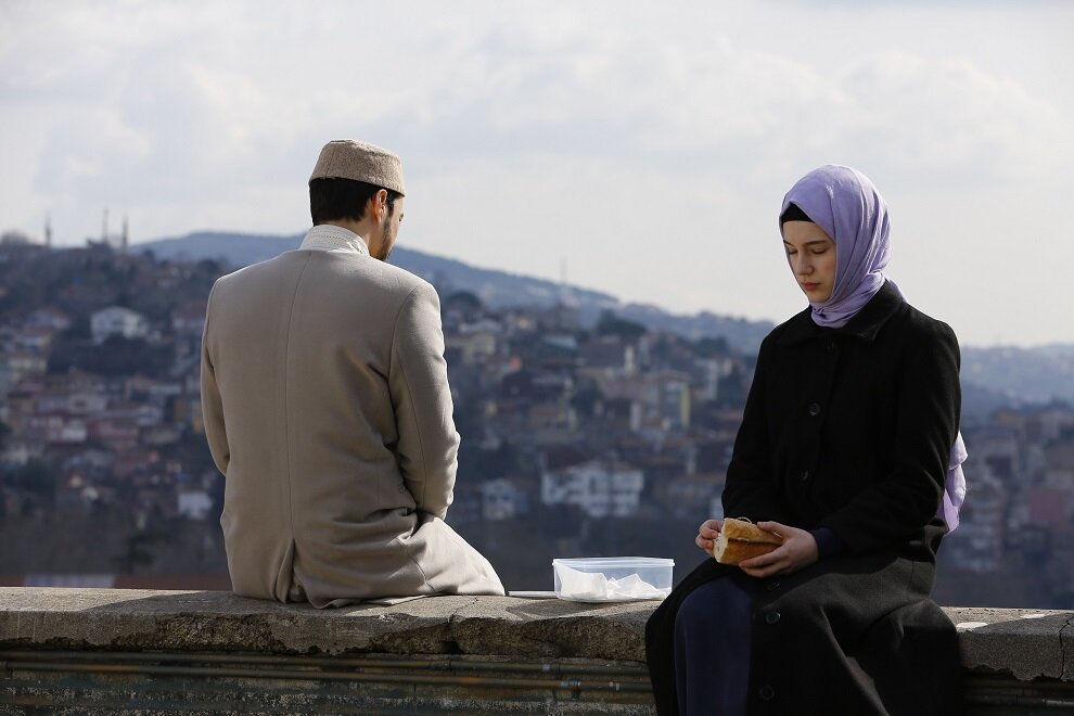 Кадр из сериала "Красные бутоны". Картинка из Интернета.