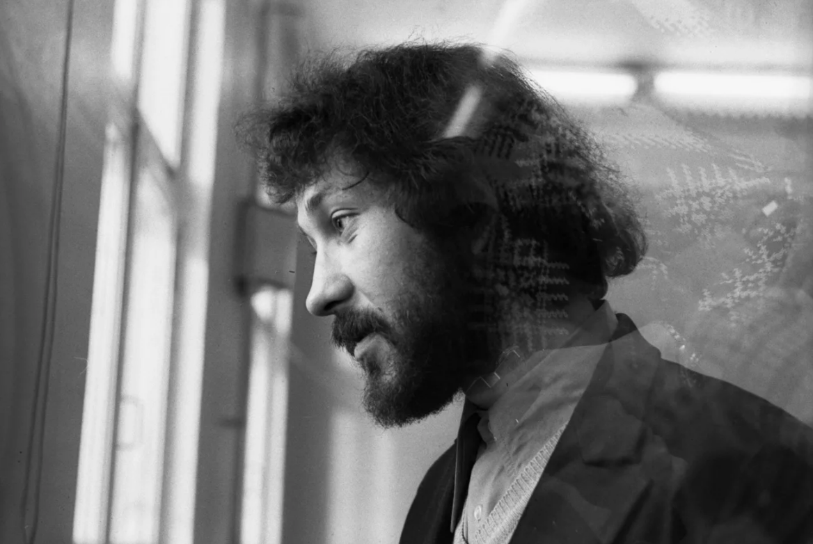 (на фото «учитель»)