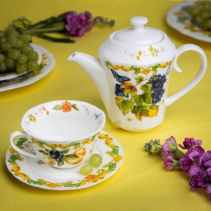 Роскошная серия фарфоровой посуды Amalfi, входит в новую весеннюю коллекцию Италия🌸

📶Серия выполнена из высококачественного белоснежного фарфора, расписанного великолепными кистями винограда, лимонами, бабочками и вензелями😇

Коллекция очень проста в уходе: её можно мыть в посудомоечной машине и использовать в микроволновой печи❤️