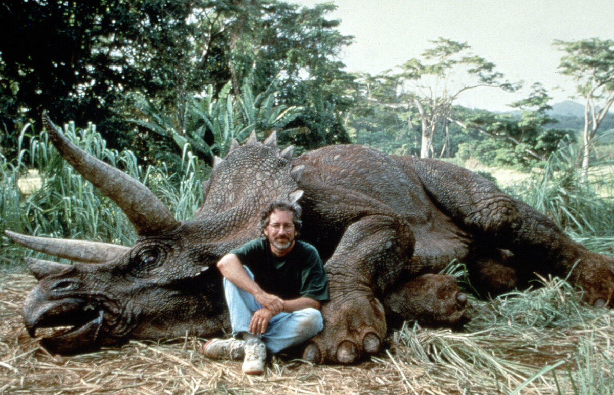 О динозаврах и людях, живущих в одно и то же время, говорят многие.
Источник фото: https://img.buzzfeed.com/buzzfeed-static/static/2022-10/11/15/asset/21965ffe2e3e/sub-buzz-757-1665501050-6.jpg