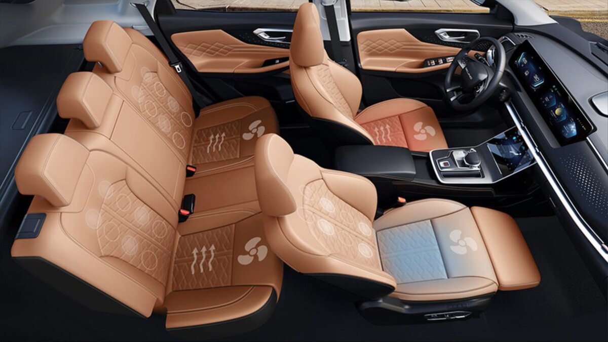 Панорама салона.