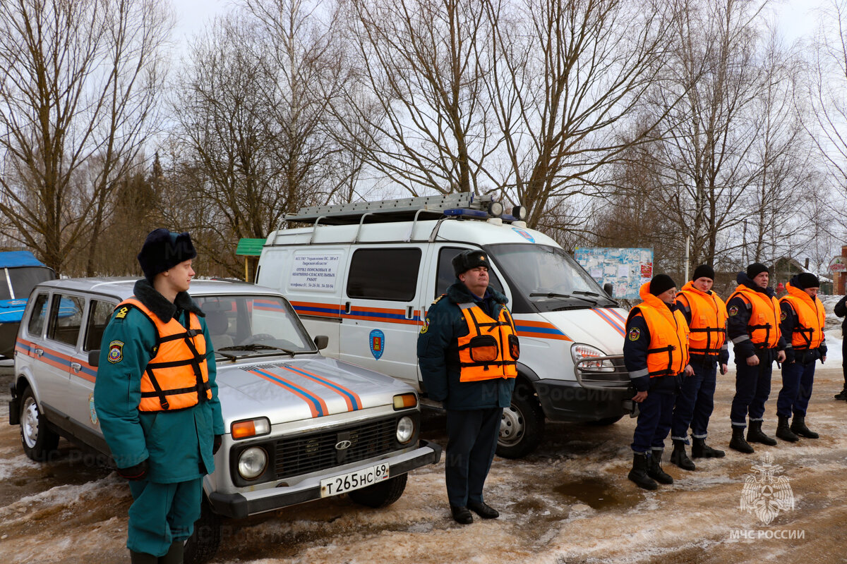 Тверские спасатели участвуют во Всероссийских учениях по ликвидации  половодья | ТИА | Новости Твери и Тверской области | Дзен