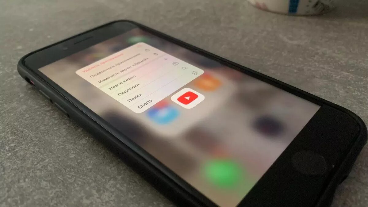     Пользователи сети жалуются на массовые сбои различных зарубежных социальных сетей и сайтов. В частности, не работают Facebook* и Instagram*.