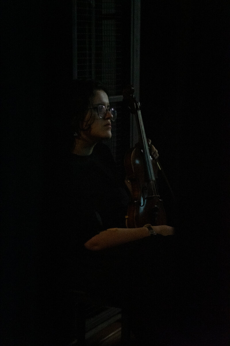 "Скрипачка", Александр Колонский 2023 год